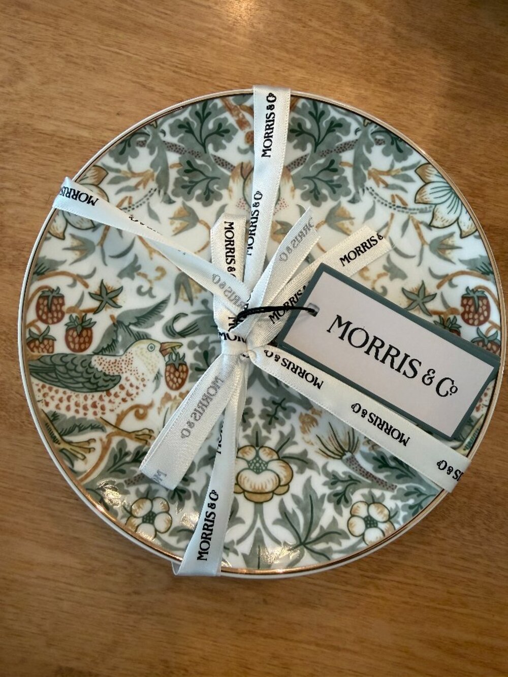 William Morris & Co Strawberry Thief Appetizer Plates 6.5” Set of 4 Fine China